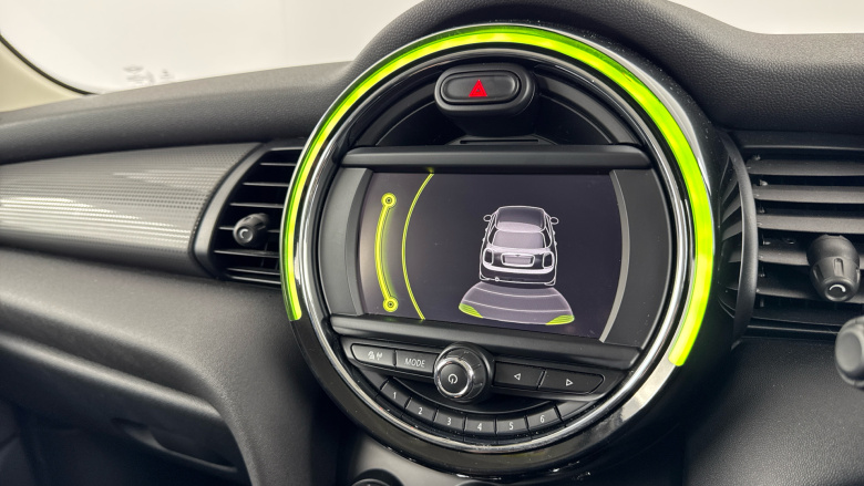 MINI Hatchback 1.5 Cooper 5dr Petrol Hatchback